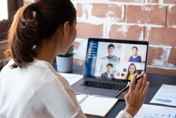 Fonctions publiques : un accord pose le cadre d’une régulation de la pratique du télétravail pour la rentrée